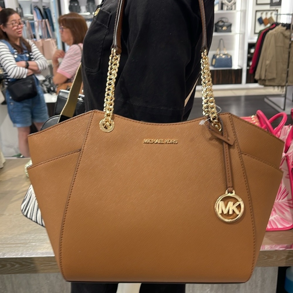 Michael Kors MICHAEL KORS 
Jet Set Large Saffiano Leather Shoulder Tote Bag

NWT